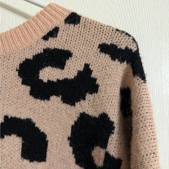 MACARON Blush Pink Leopard Print Oversized Sweater - Picture 5 of 8